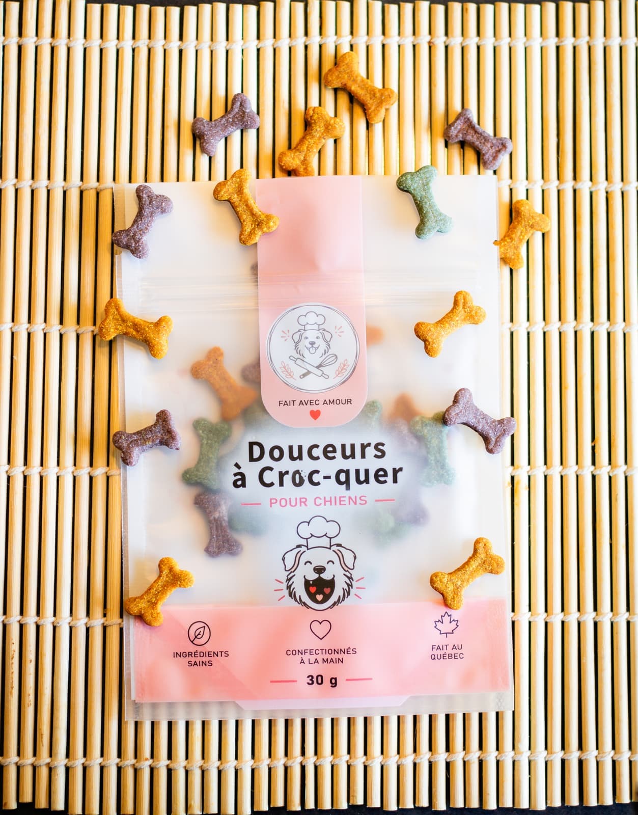Kit minis : sachet de minis biscuits offert en os, cœurs, fleurs ou pattes de chien